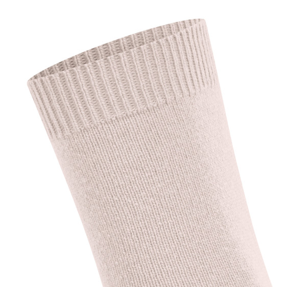 detail PONOŽKY FALKE COSY WOOL 47050 8458 LIGHT PINK 39-42