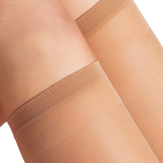 detail FALKE KOMPRESNÍ PODKOLENKY 41742 4069 POWDER 39-42