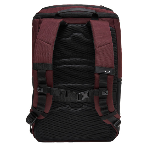 detail Urban Path RC 20L Grenache Batoh Oakley