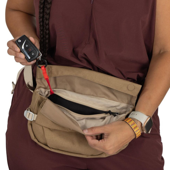 detail ARCANE HIP BAG, latte brown, Osprey ledvinka