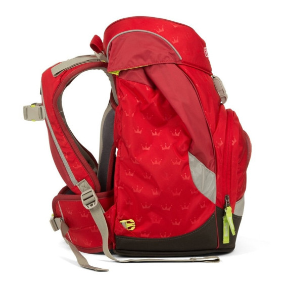 detail BATOH ERGOBAG PRIME KISS THE BEAR RED CROWNS