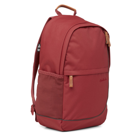 detail Pure Red Satch FLY batoh
